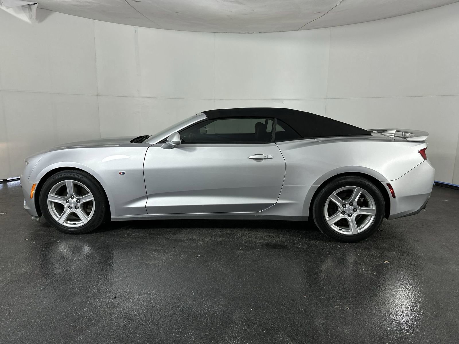 Used 2018 Chevrolet Camaro LT image 5