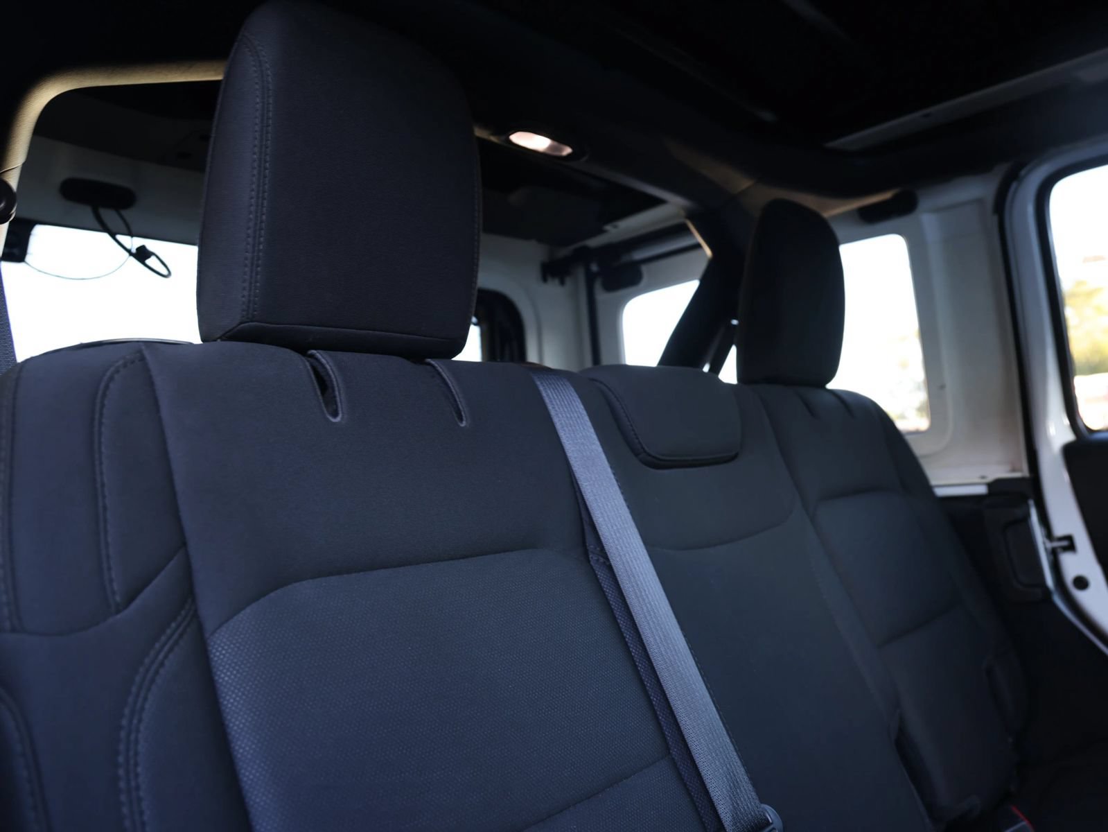 Used 2019 Jeep Wrangler Unlimited Sahara w/ Safety Group AWD/4WD image 24