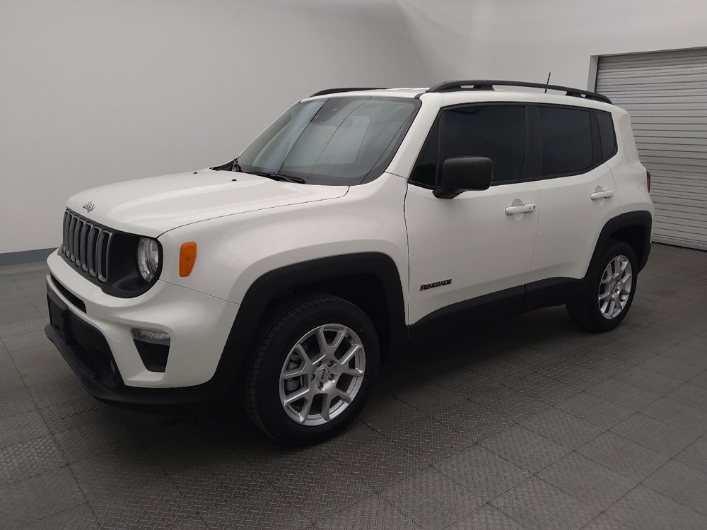 Used 2022 Jeep Renegade Latitude AWD/4WD image 2