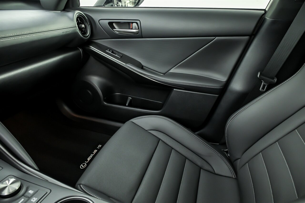Used 2024 Lexus IS 500 RWD image 34