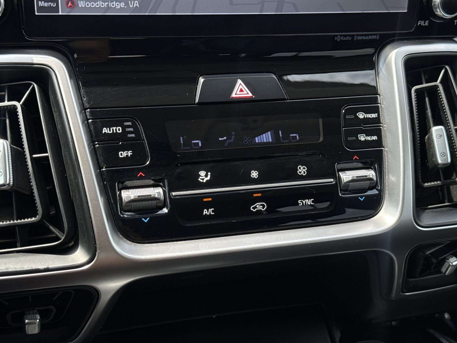 Used 2022 Kia Sorento EX w/ Panoramic Sunroof Package FWD image 19