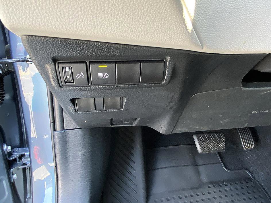 Certified 2024 Toyota Corolla Cross L image 19