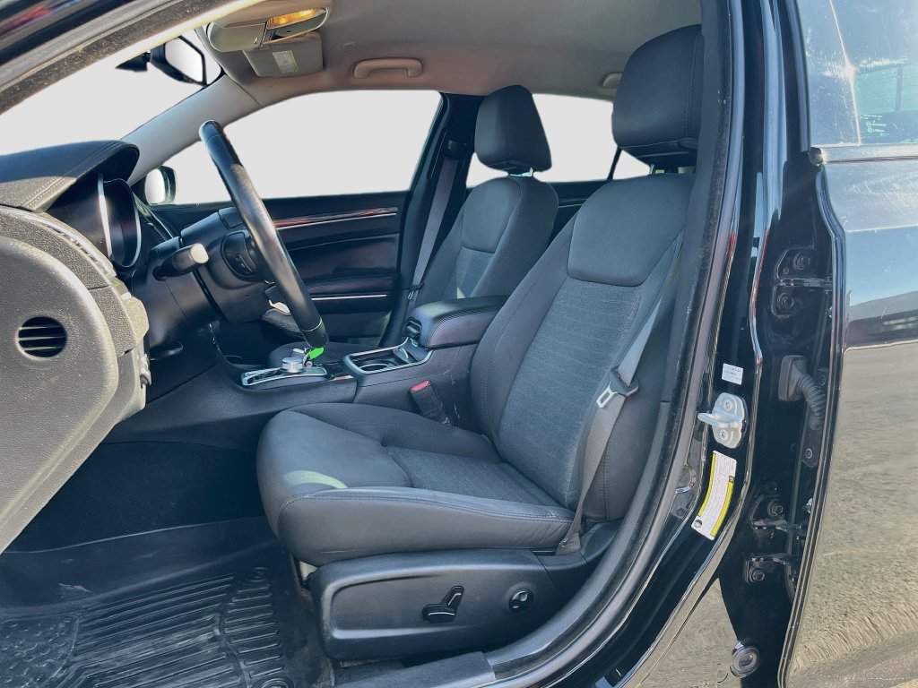 Used 2020 Chrysler 300 Touring w/ Sport Appearance Package RWD image 19