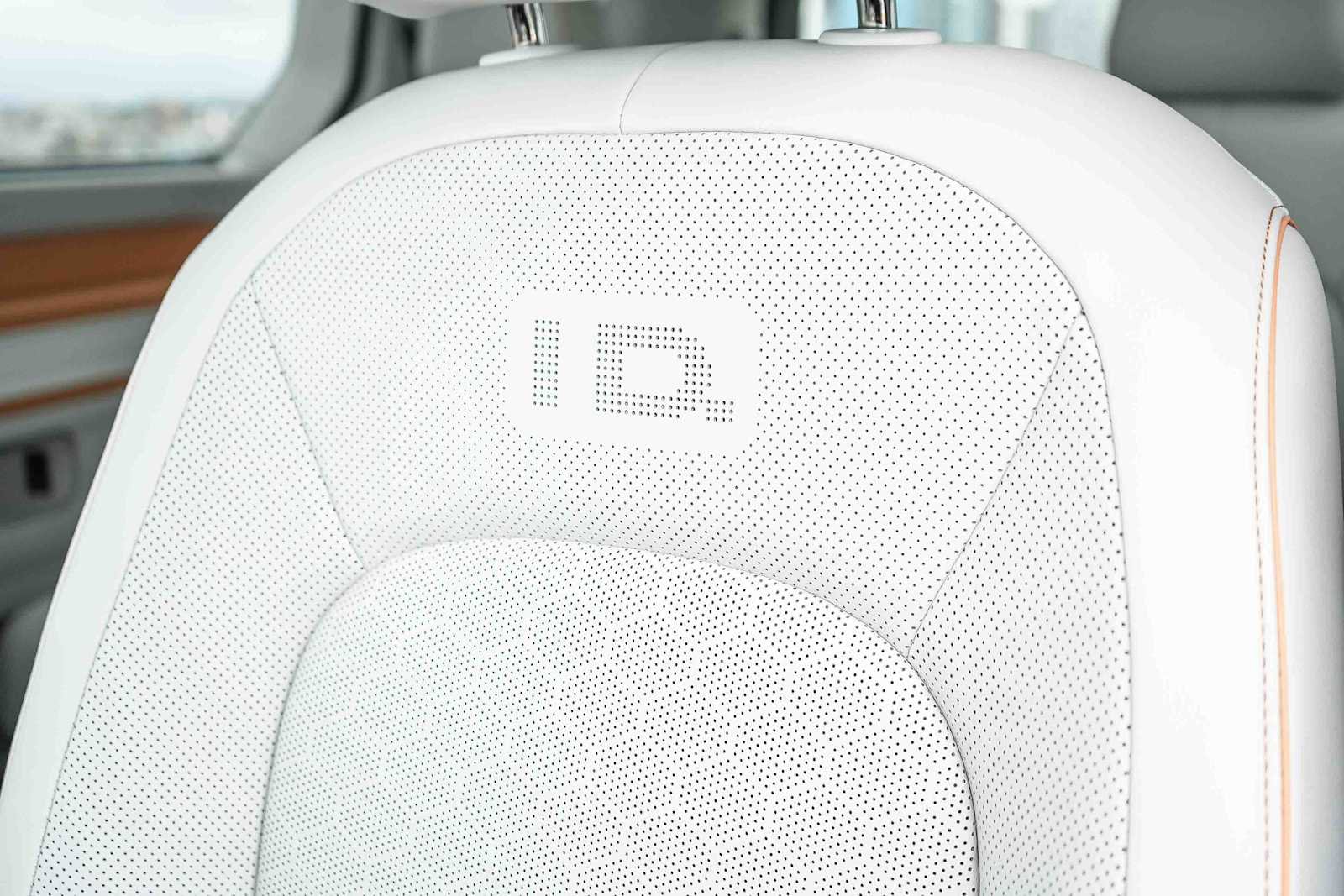 New 2025 Volkswagen ID. Buzz 1st Edition AWD/4WD image 41