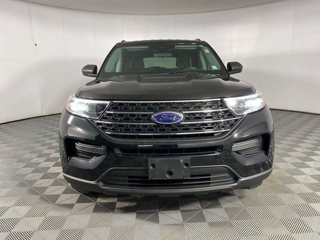 Used 2023 Ford Explorer XLT AWD/4WD image 30