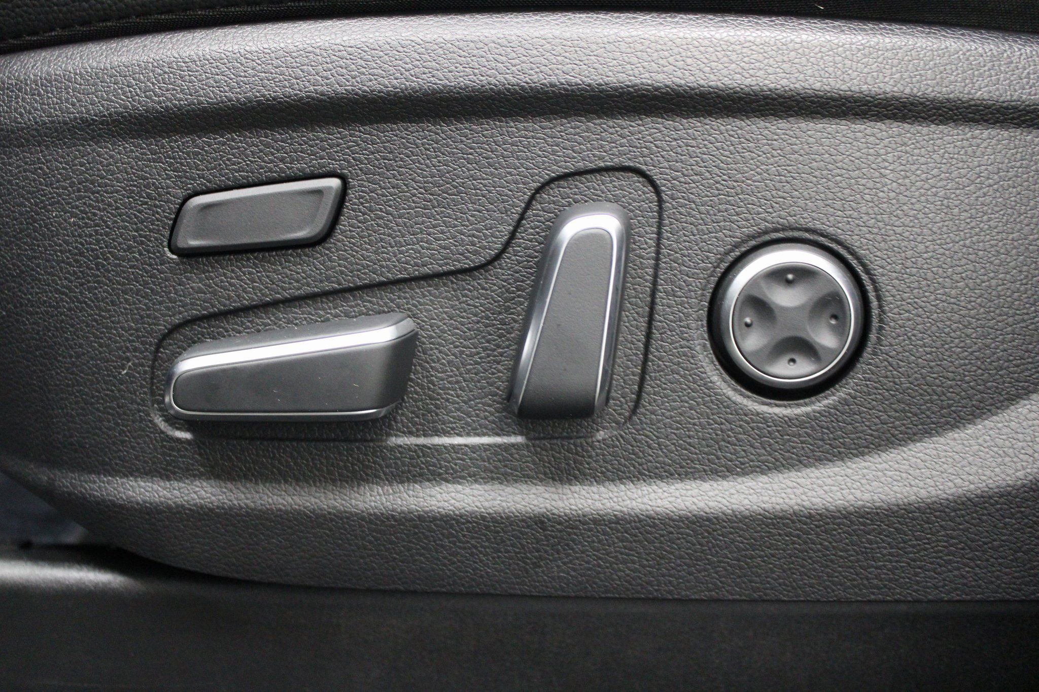 Used 2023 Hyundai Palisade Limited w/ Cargo Package image 52