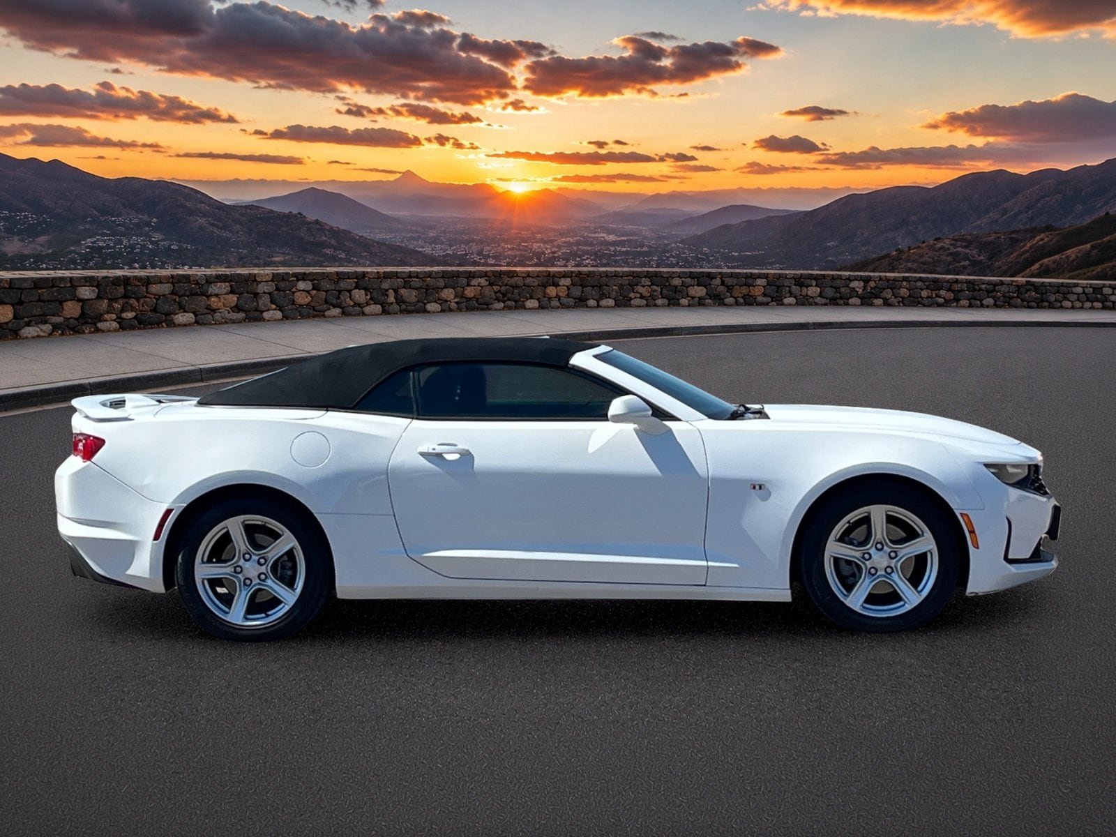 Used 2023 Chevrolet Camaro LT RWD image 6