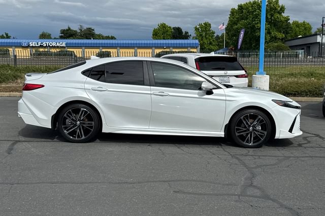 Used 2025 Toyota Camry XSE FWD image 3