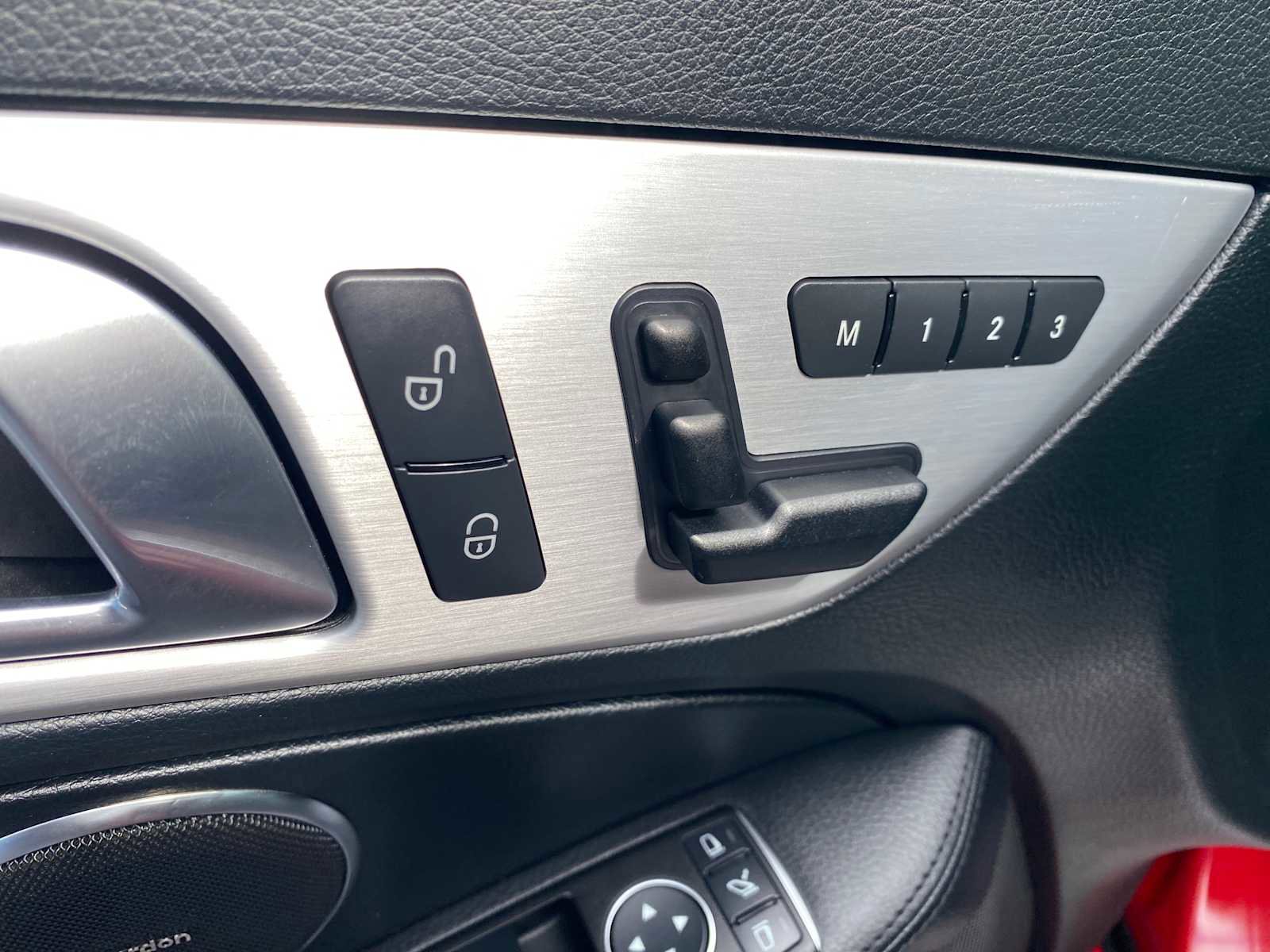 Used 2014 Mercedes-Benz SLK 250 image 15