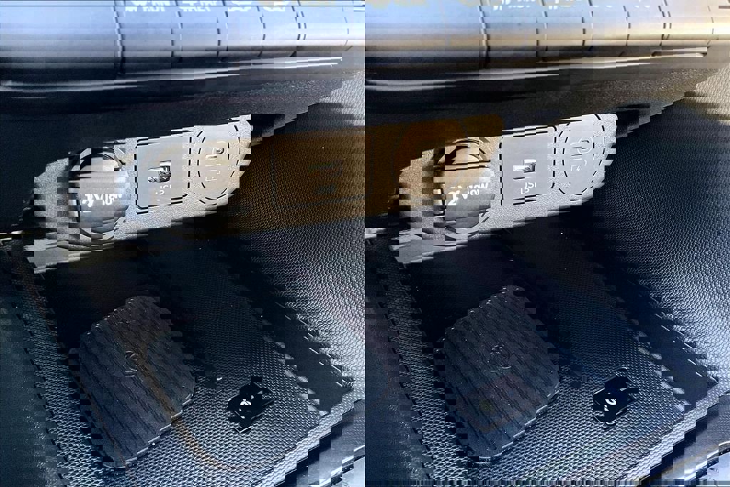 Used 2025 Hyundai Elantra Sport image 32