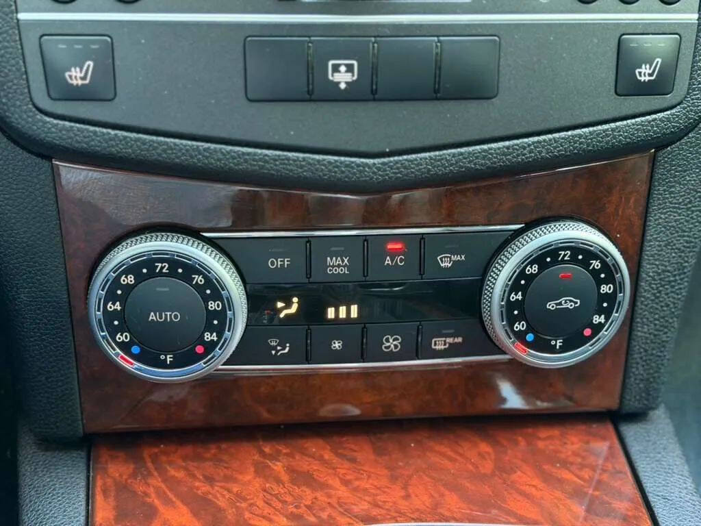 Used 2011 Mercedes-Benz C 300 4MATIC Sedan image 16