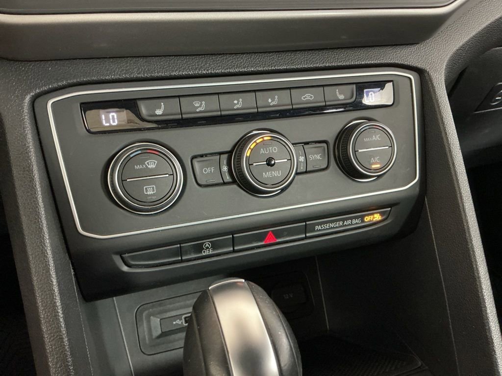 Used 2020 Volkswagen Atlas Cross Sport SE w/ Panoramic Sunroof Package image 15