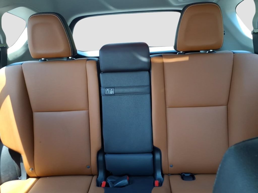 Used 2016 Toyota RAV4 Limited AWD/4WD image 18