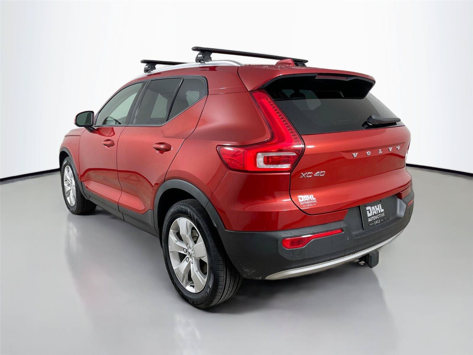 Used 2020 Volvo XC40 T5 Momentum w/ Protection Package Premier AWD/4WD image 10