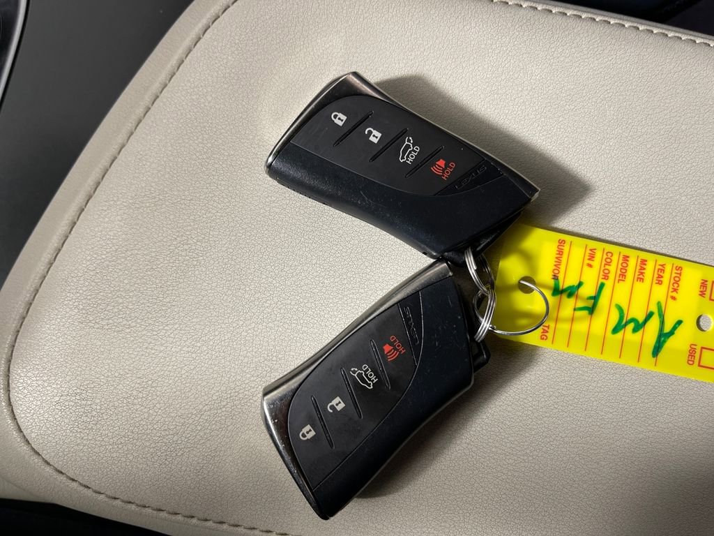 Used 2023 Lexus RZ 450e Premium image 24