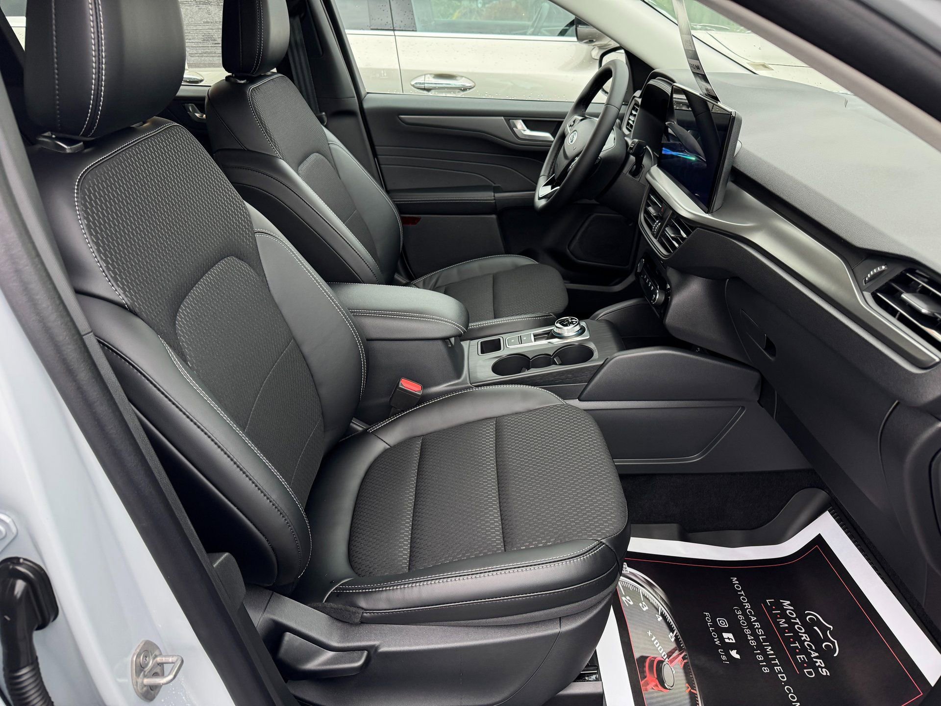 Used 2025 Ford Escape SE image 21