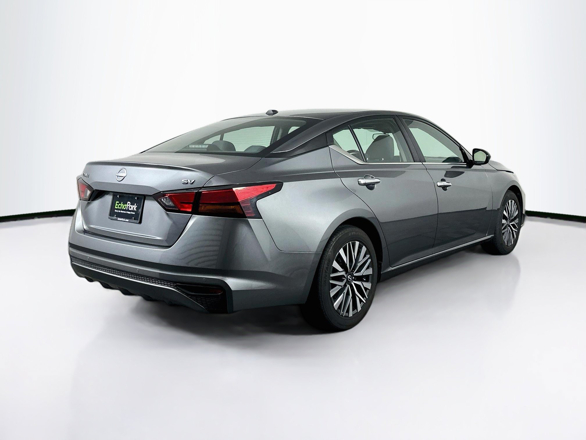 Used 2024 Nissan Altima 2.5 SV FWD image 9