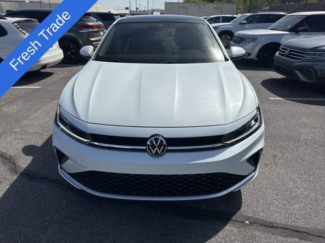 Used 2026 Volkswagen Jetta SE FWD image 3