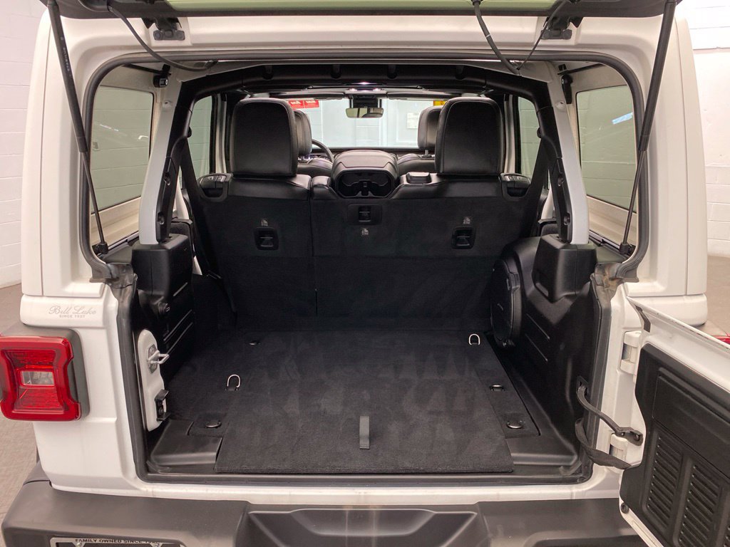Used 2019 Jeep Wrangler Unlimited Sahara AWD/4WD image 23
