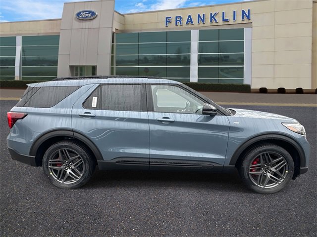 New 2026 Ford Explorer ST-Line w/ ST-Line Street Pack image 8