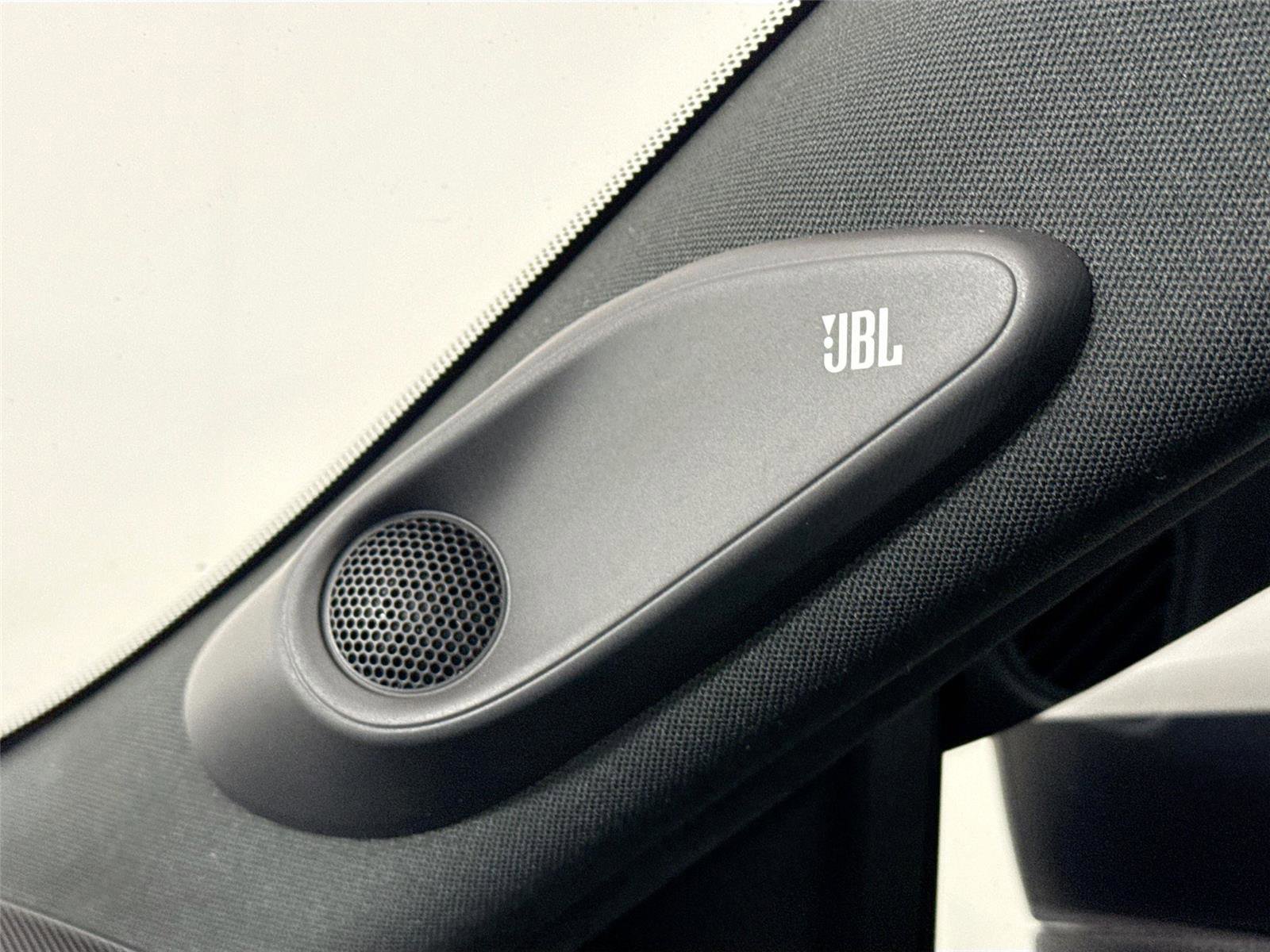 Certified 2025 Toyota Crown Platinum image 30