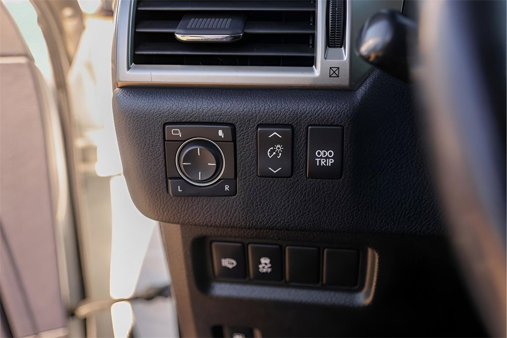 Used 2017 Lexus GX 460 Premium image 15