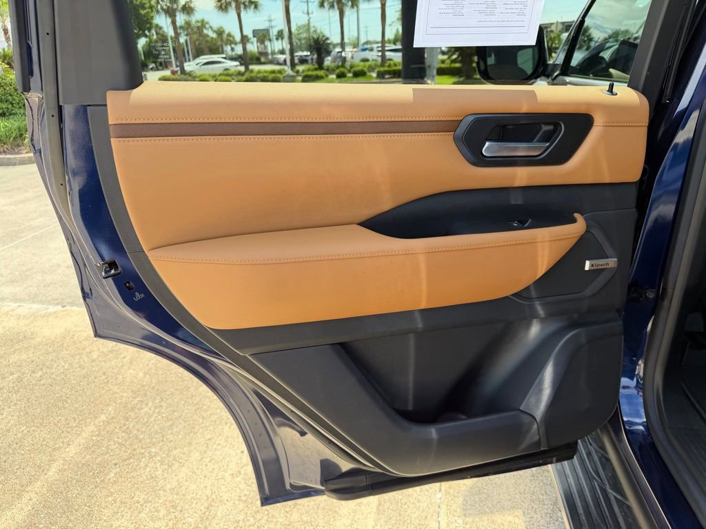 Used 2025 Nissan Armada SL w/ Captain's Chari Seat Package RWD image 13