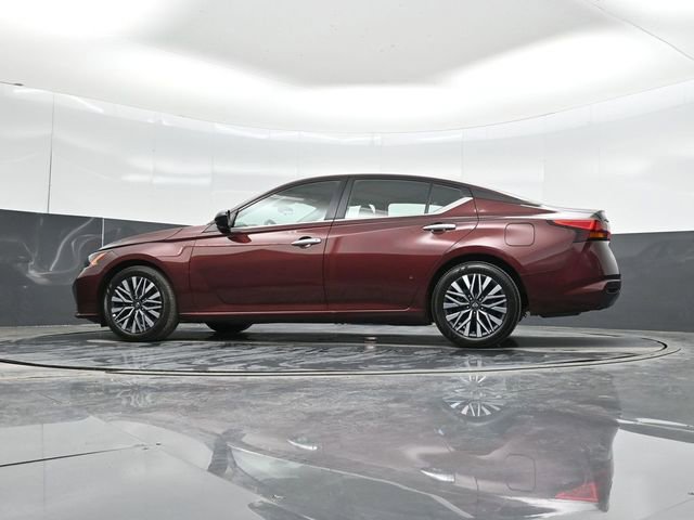 Used 2025 Nissan Altima 2.5 SV image 38