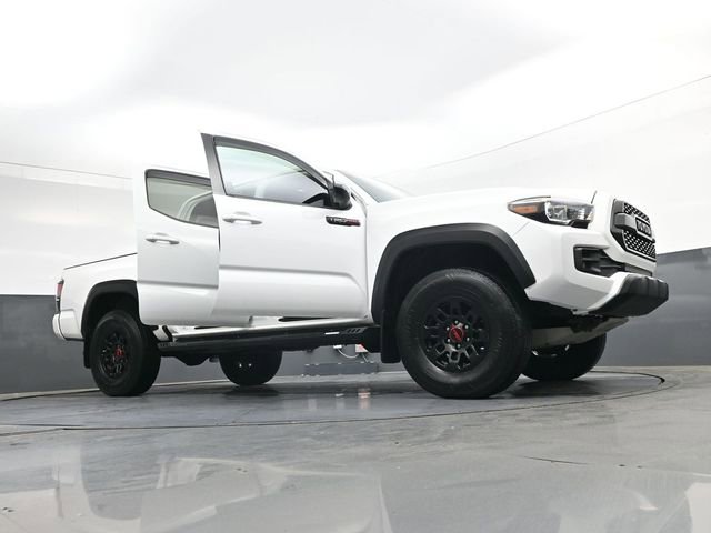 Used 2017 Toyota Tacoma TRD Pro AWD/4WD image 40