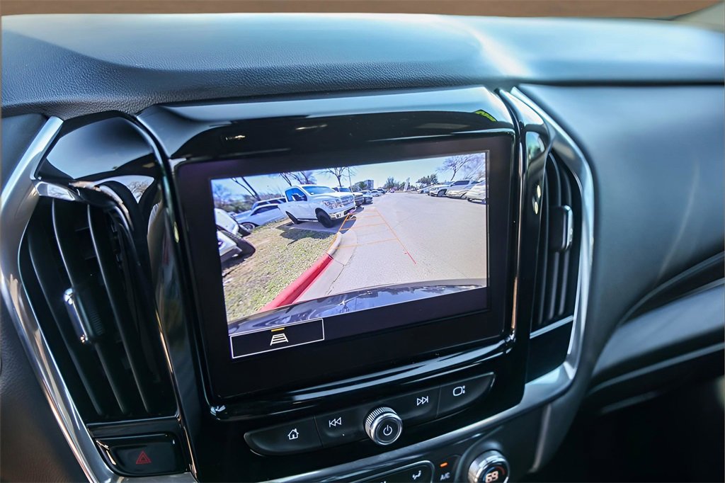 Used 2023 Chevrolet Traverse LT image 17