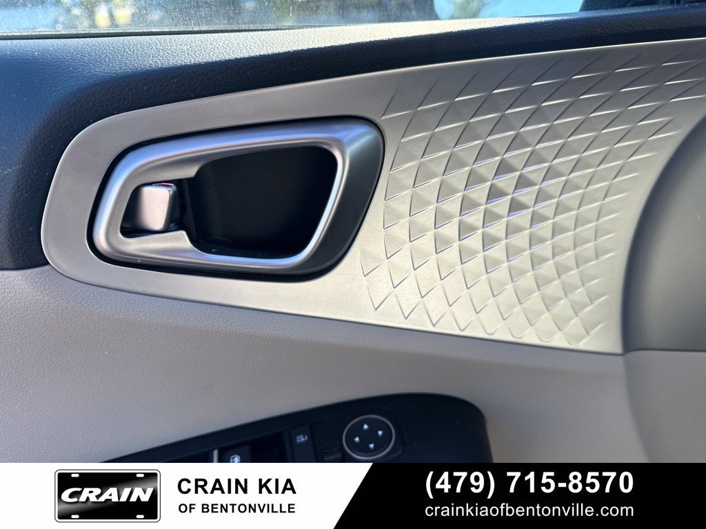 Certified 2021 Kia Soul LX FWD image 9