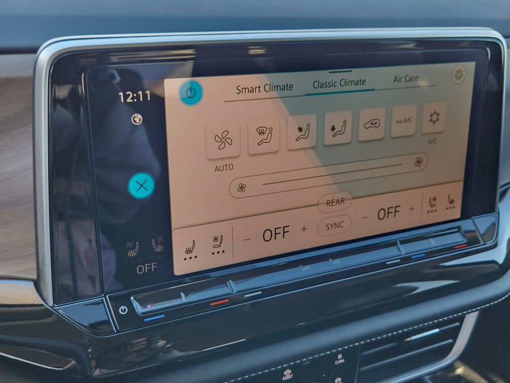 Used 2025 Volkswagen Atlas SE image 9