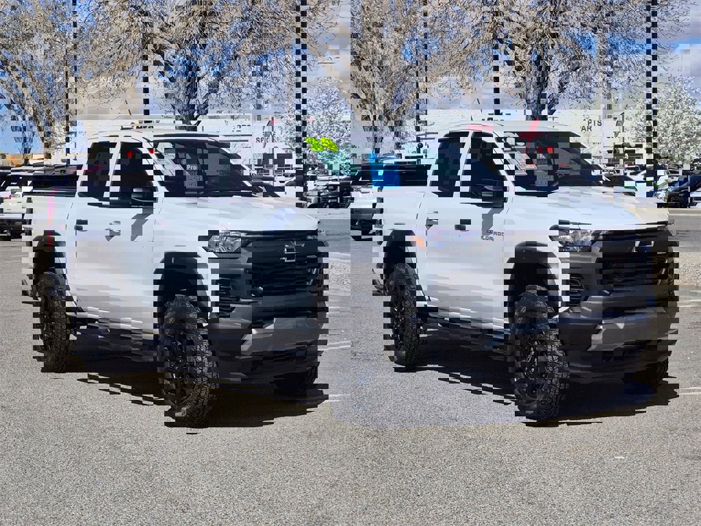 Certified 2024 Chevrolet Colorado Trail Boss w/ Advanced Trailering Package image 2