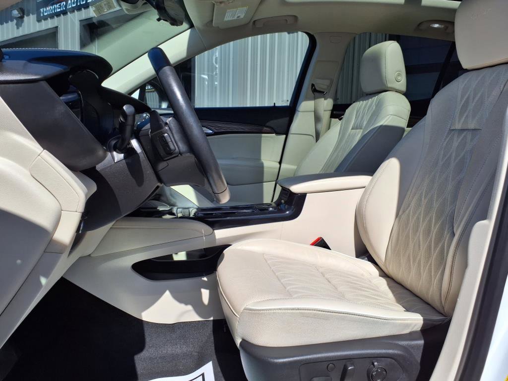 Used 2021 Buick Envision Avenir w/ Technology Package II image 7