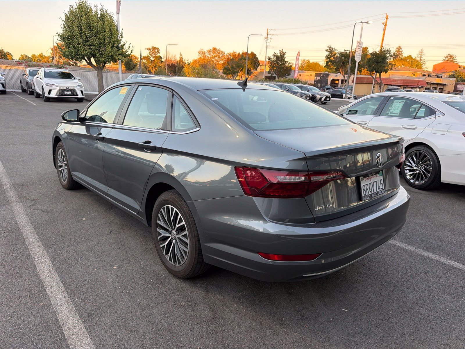 Used 2020 Volkswagen Jetta SE w/ SE Cold Weather Package FWD image 5