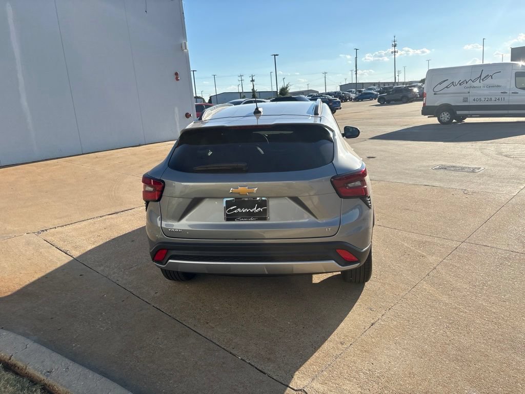 Used 2026 Chevrolet Trax LT FWD image 5
