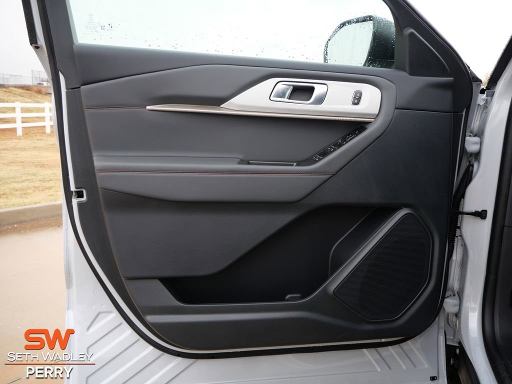 New 2026 Ford Explorer Active image 16