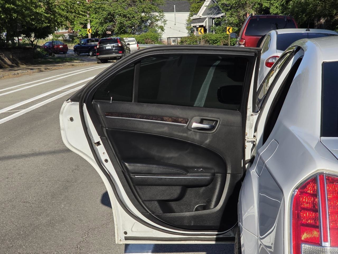 Used 2014 Chrysler 300 C AWD/4WD image 32