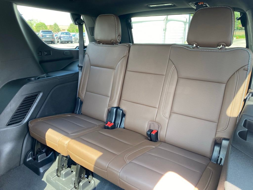 Used 2022 Chevrolet Tahoe High Country w/ LPO, Illumination Package AWD/4WD image 31