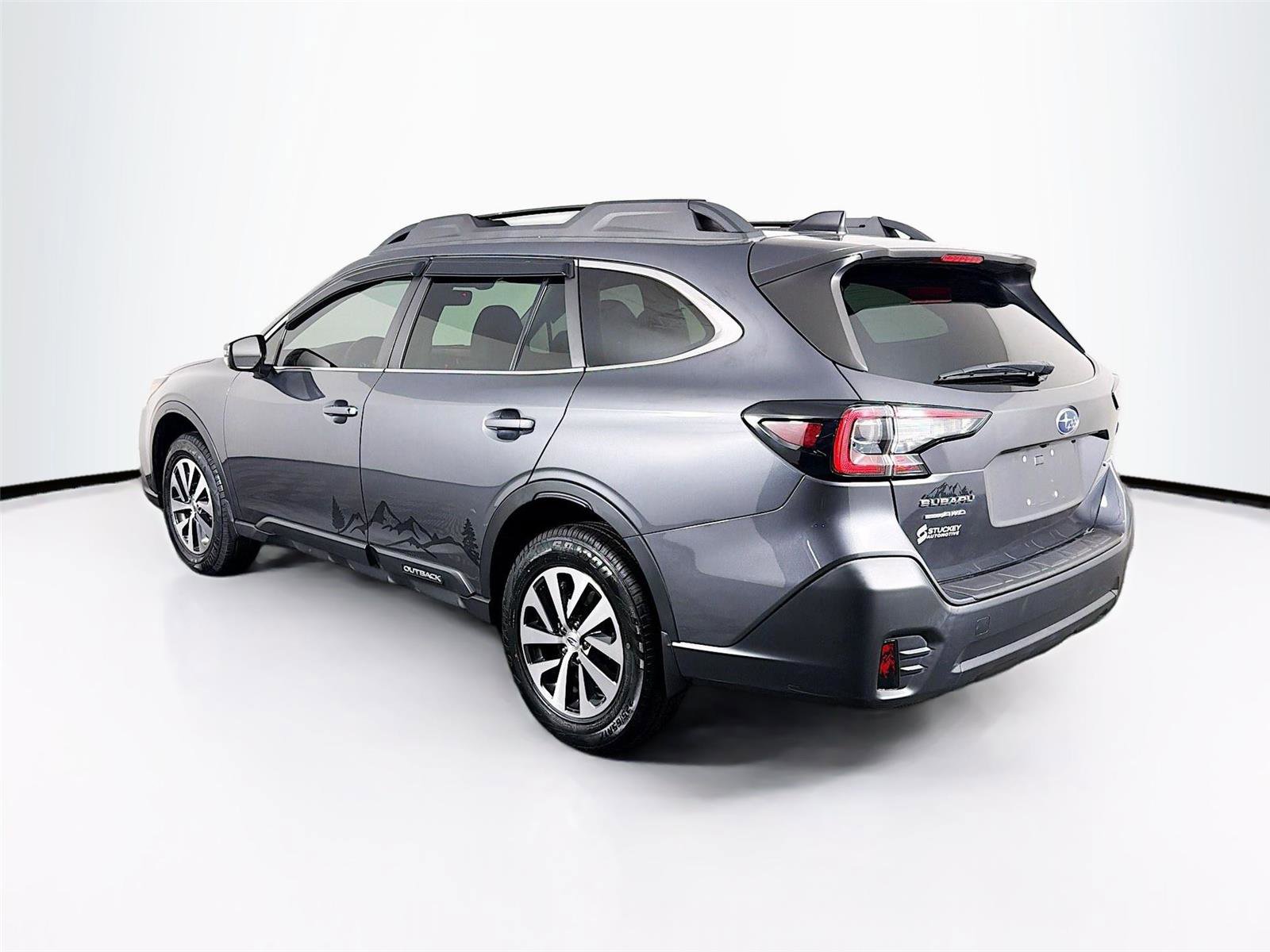 Used 2021 Subaru Outback Premium AWD/4WD image 5