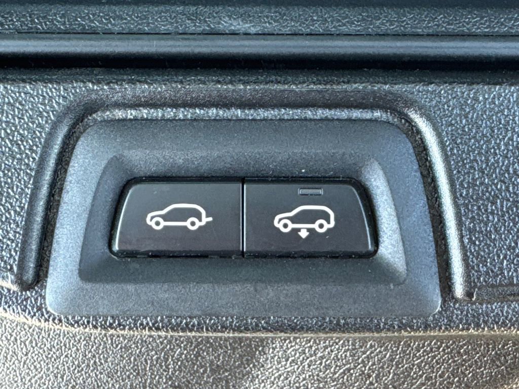 Used 2023 BMW X7 xDrive40i w/ Dynamic Handling Package image 19