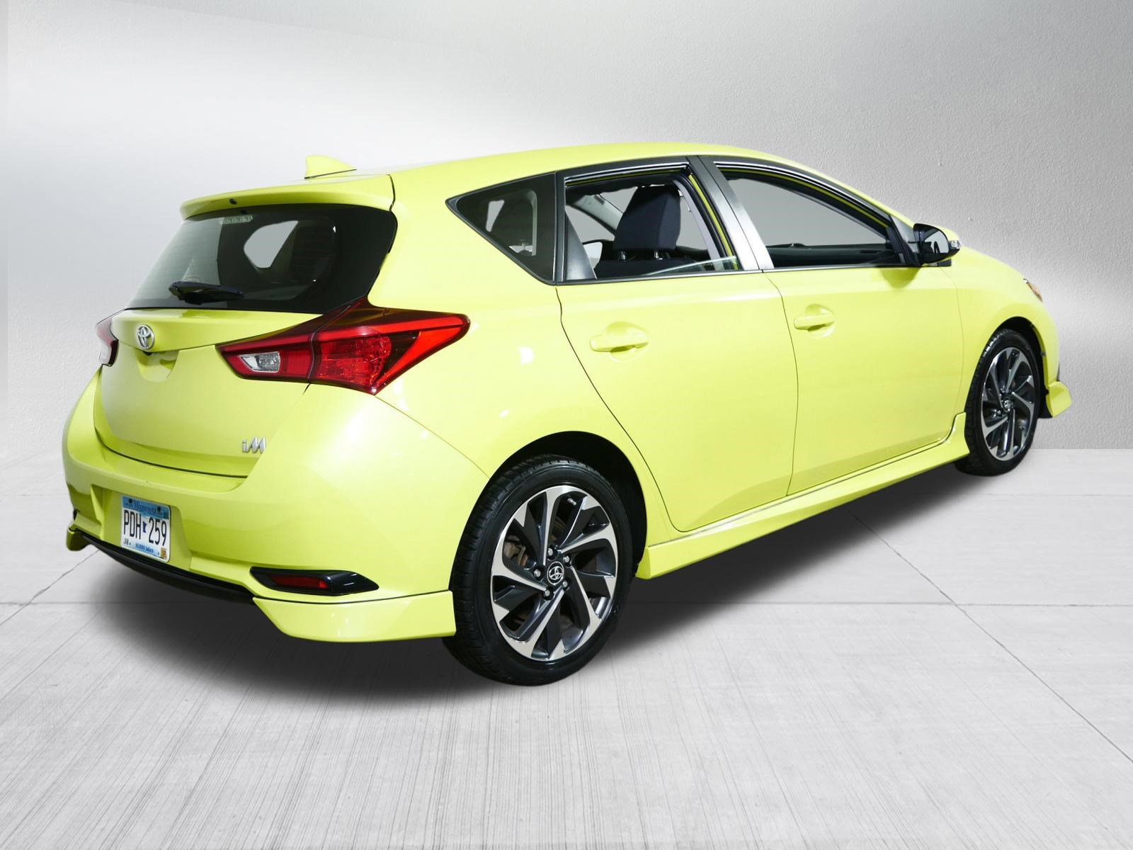 Used 2017 Toyota Corolla iM image 7