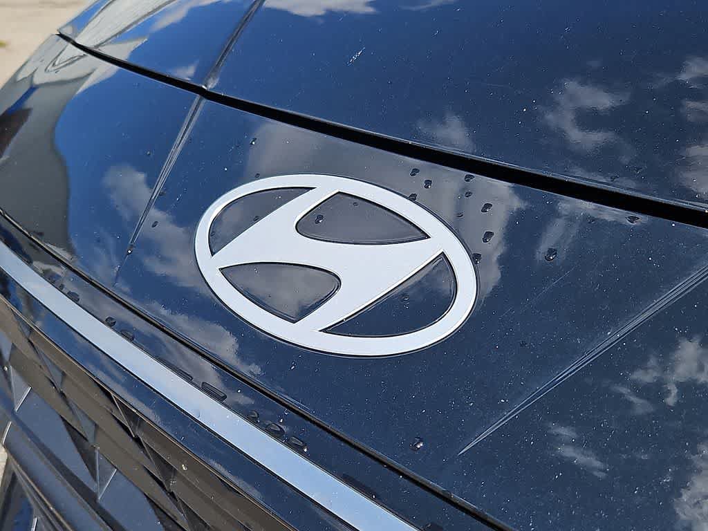 Used 2025 Hyundai Elantra Limited FWD image 33