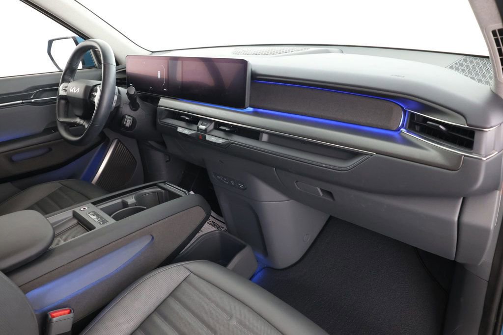 Used 2024 Kia EV9 Land image 23