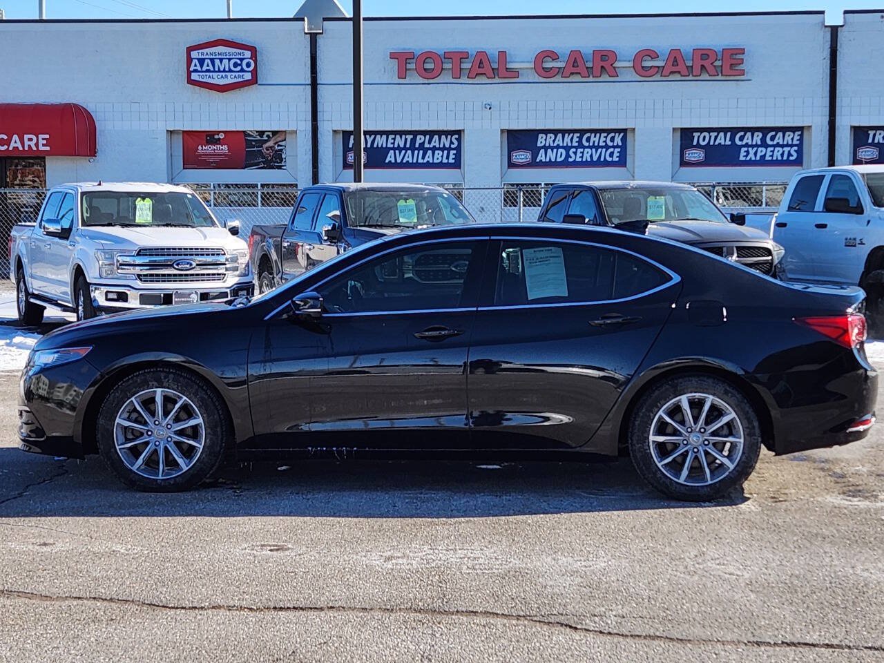Used 2017 Acura TLX w/ Technology Package FWD image 2