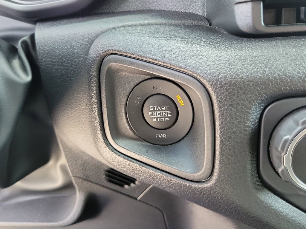 Certified 2025 Jeep Gladiator Mojave AWD/4WD image 32