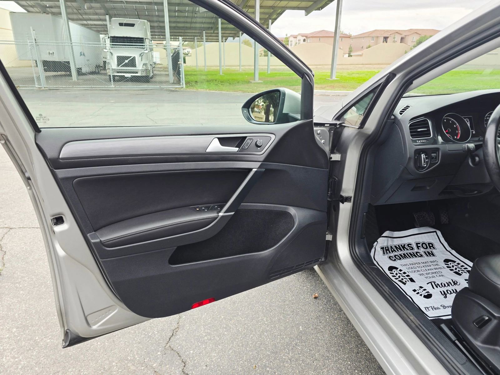 Used 2018 Volkswagen Golf SE FWD image 11