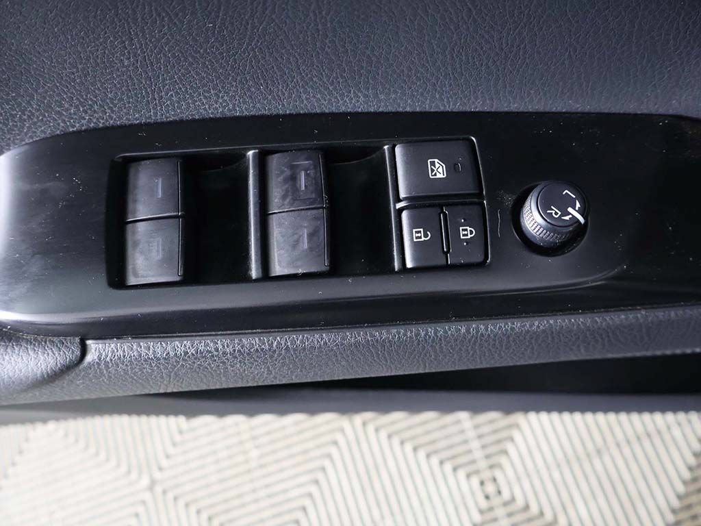 Used 2025 Toyota Camry LE FWD image 33