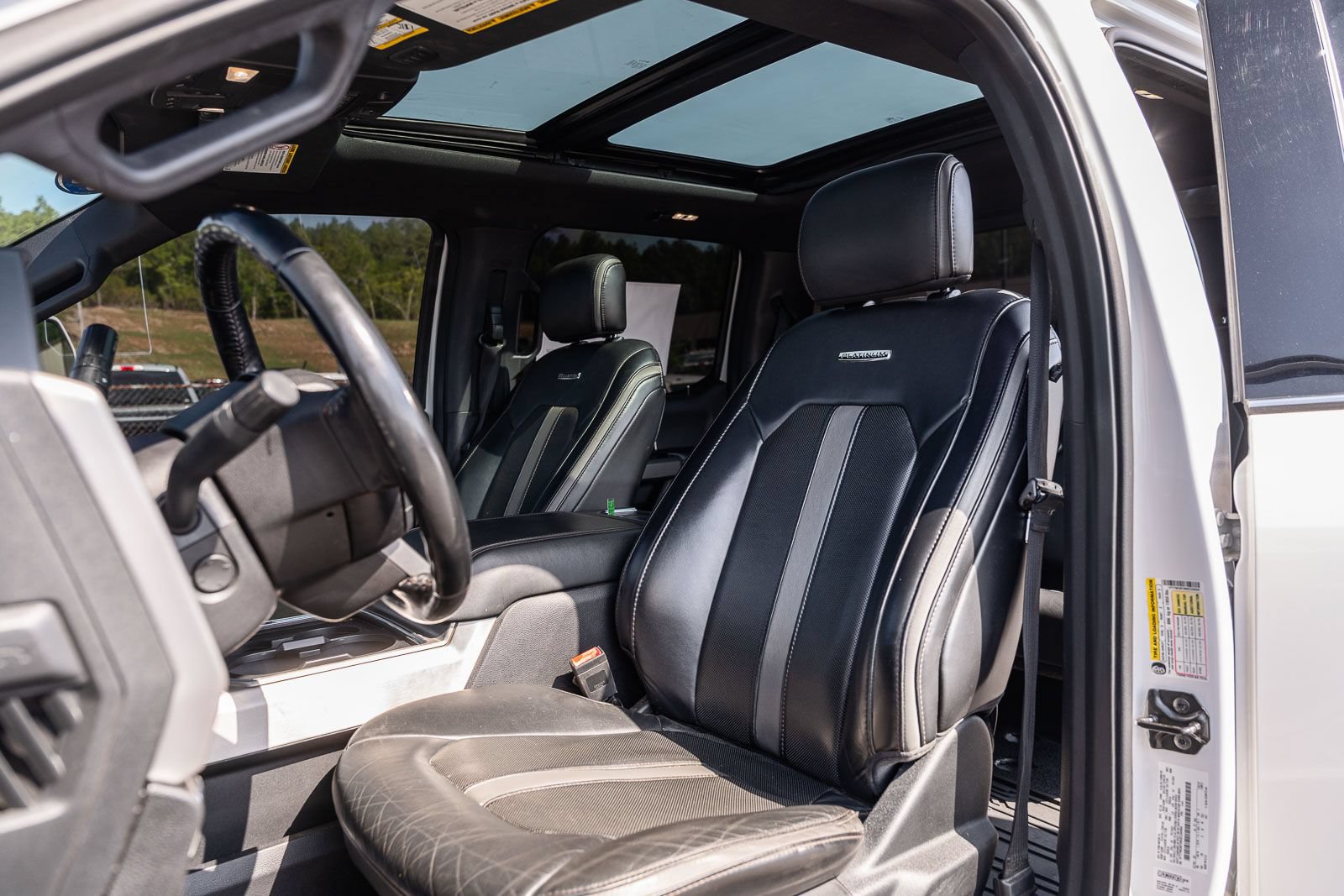 Used 2019 Ford F250 Platinum w/ Platinum Ultimate Package AWD/4WD image 20