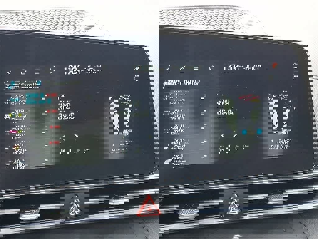 Used 2025 Hyundai Elantra Limited image 17